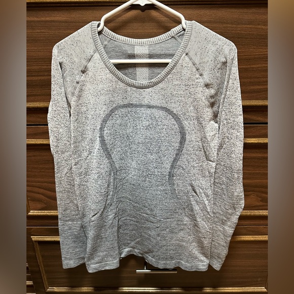 Lululemon Swiftly Tech Long Sleeve Crew P2P 17.5” Size 6? - Picture 1 of 6